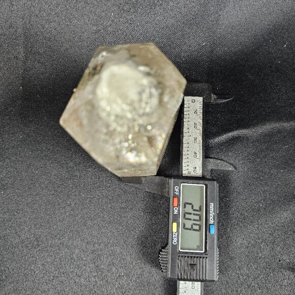 Black Phantom Quartz Tower - Picture 8 of 9